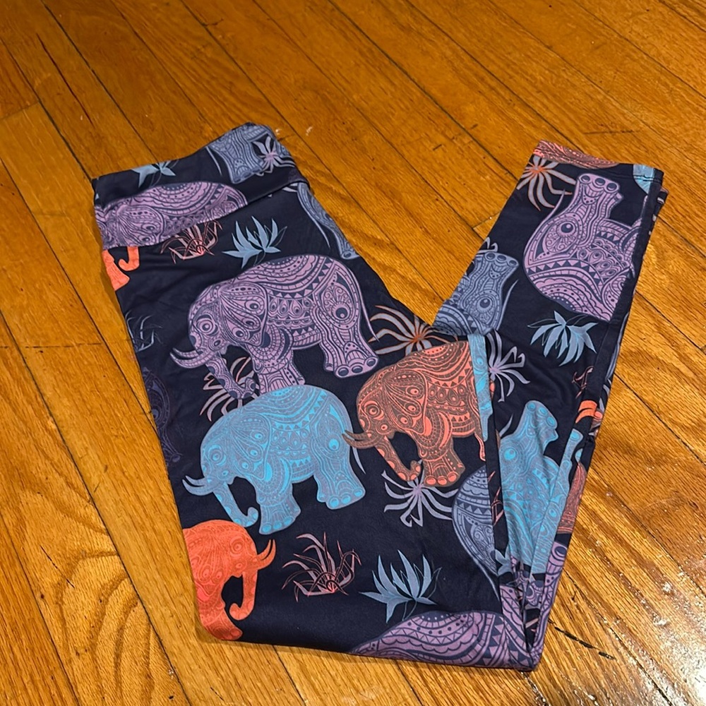 Lotus Elephant pattern leggings Tween (juniors - adult size 4)